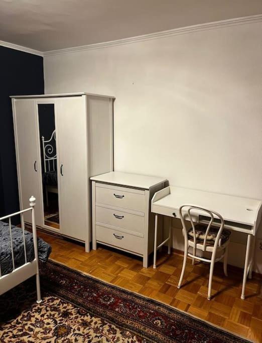 Central Flat Near To Oldtown & Konigsallee Dusseldorf Exterior photo
